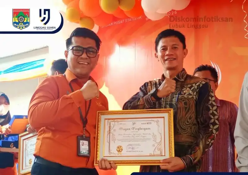 Kadin Diskominfotiksan Terima Piagam Penghargaan Dari BPS