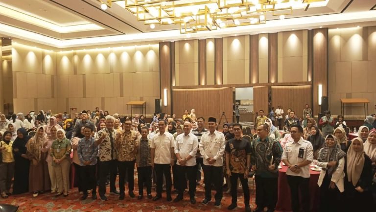 2025-10-16-16-43-45-86ba2da00fdb36471f3f6df26539feb3